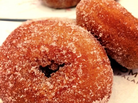 Pomme Palais Apple Cider Donuts